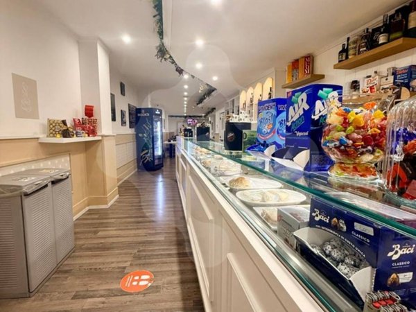 negozio in vendita a Bari in zona San Pasquale