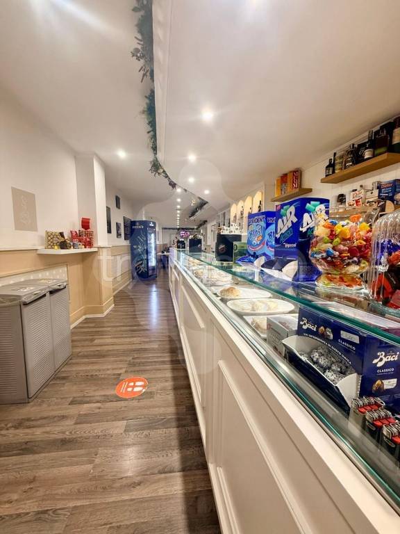 negozio in vendita a Bari in zona San Pasquale