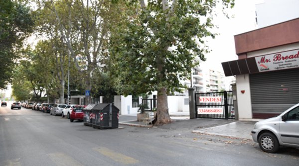 locale commerciale in vendita a Bari in zona Picone