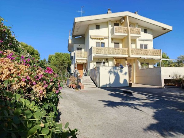 casa indipendente in vendita a Bari in zona Carbonara