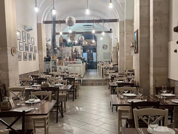 negozio in vendita a Bari in zona Madonnella