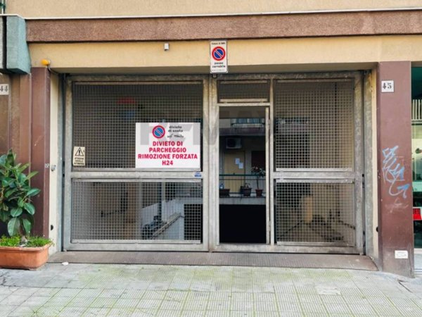 locale commerciale in vendita a Bari in zona San Pasquale