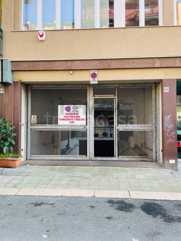 locale di sgombero in vendita a Bari in zona San Pasquale