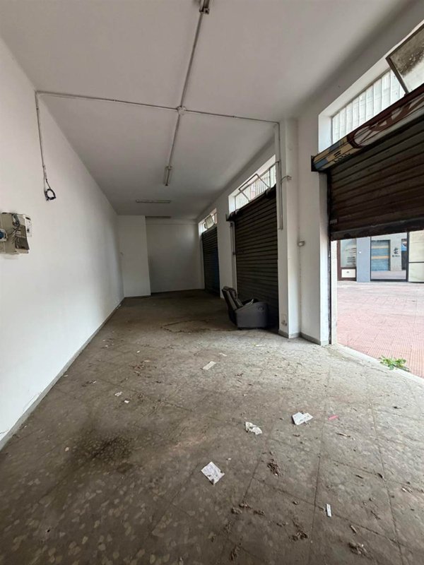 locale commerciale in vendita a Bari