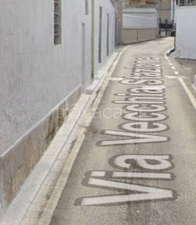 locale commerciale in vendita a Bari in zona Carbonara