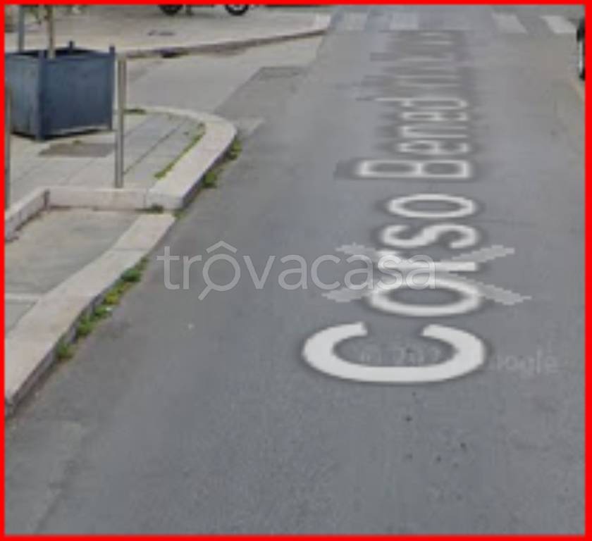 locale commerciale in vendita a Bari in zona Carrassi