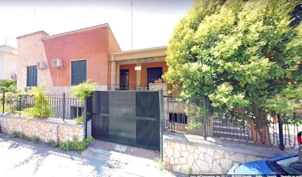 casa indipendente in vendita a Bari in zona Carbonara