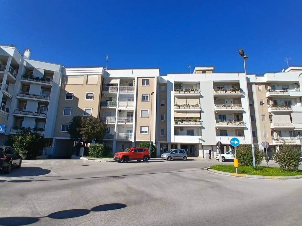appartamento in vendita a Bari in zona Loseto