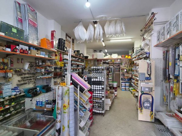 locale commerciale in vendita a Bari in zona Murat
