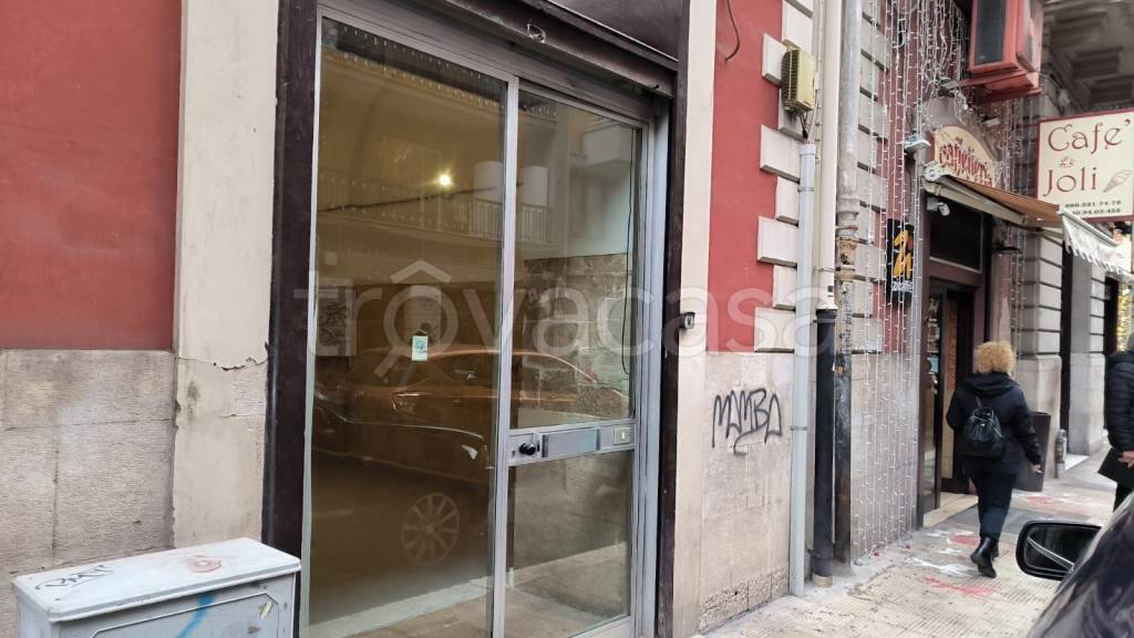 negozio in vendita a Bari in zona Murat