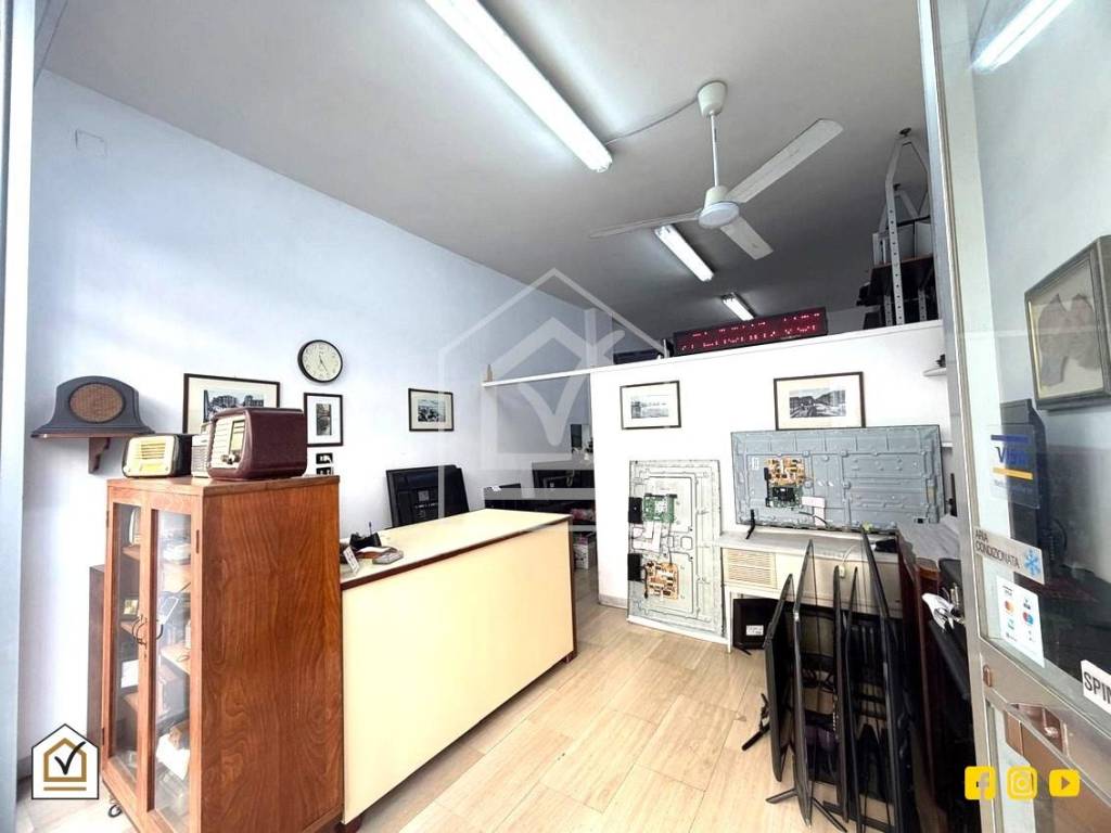 negozio in vendita a Bari in zona Murat