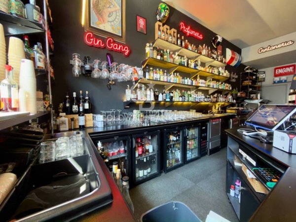 negozio in vendita a Bari in zona San Pasquale
