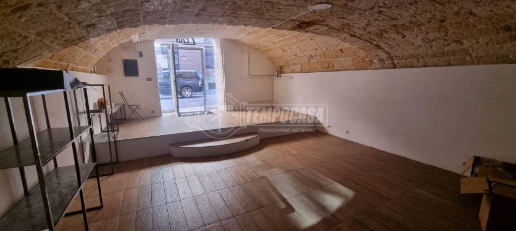 negozio in vendita a Bari in zona Murat