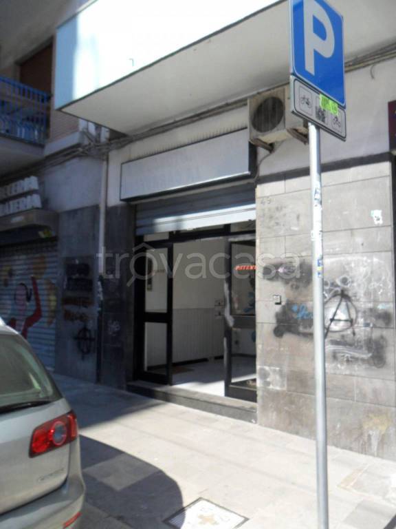 negozio in vendita a Bari in zona Carrassi