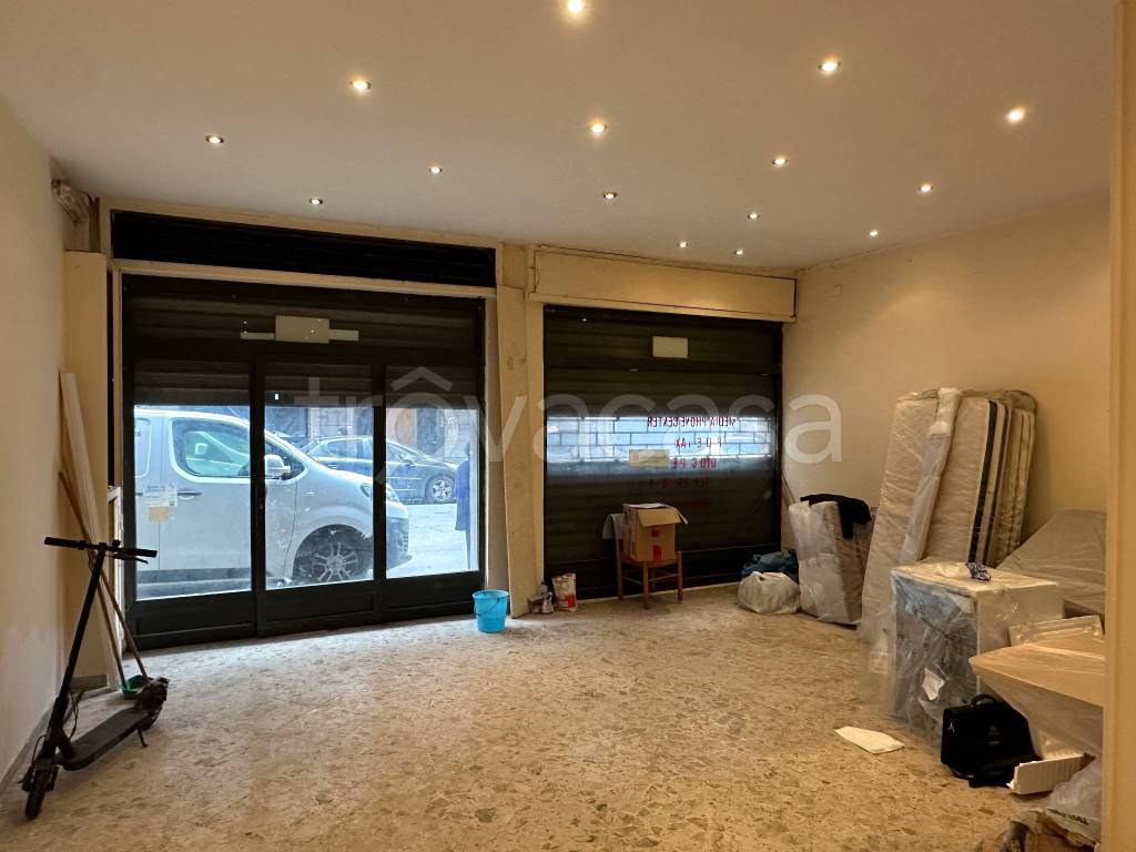 negozio in vendita a Bari in zona Murat