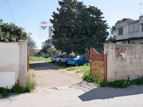 casa indipendente in vendita a Bari in zona Torre a Mare
