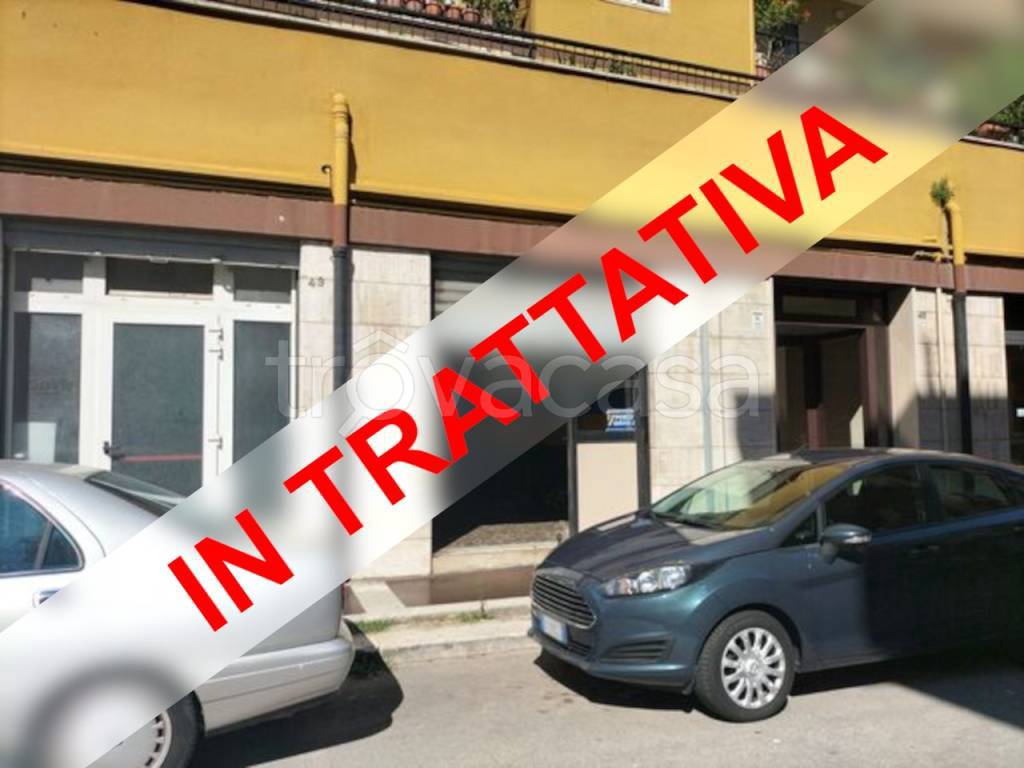 negozio in vendita a Bari in zona Poggiofranco