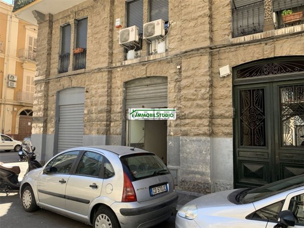 negozio in vendita a Bari in zona Libertà