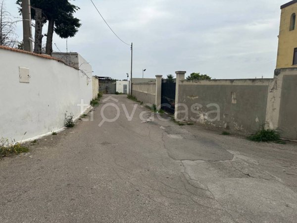 locale commerciale in vendita a Bari in zona Stanic