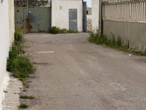 negozio in vendita a Bari in zona Poggiofranco