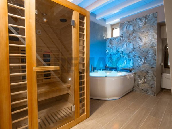 casa indipendente in vendita a Bari in zona Città Vecchia