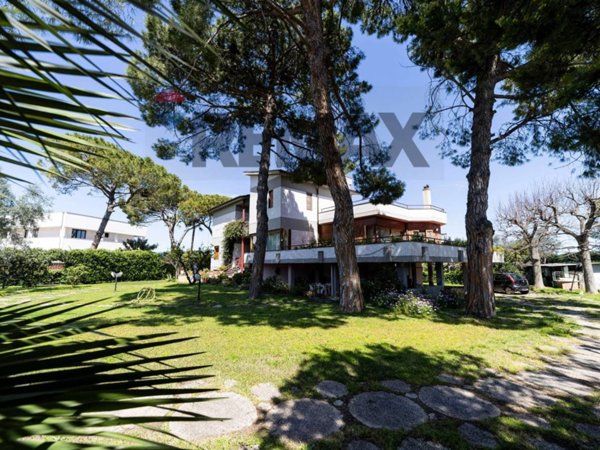 casa indipendente in vendita a Bari in zona Carbonara