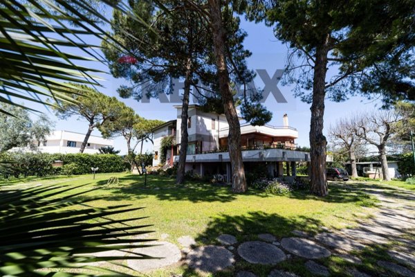 casa indipendente in vendita a Bari in zona Carbonara