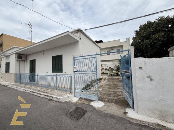 casa indipendente in vendita a Bari in zona Palese/Macchie