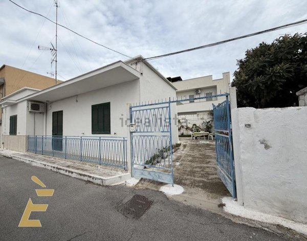 casa indipendente in vendita a Bari in zona Palese/Macchie