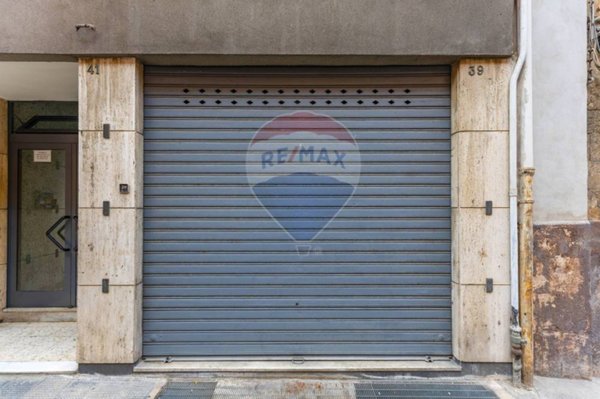 locale commerciale in vendita a Bari in zona Libertà