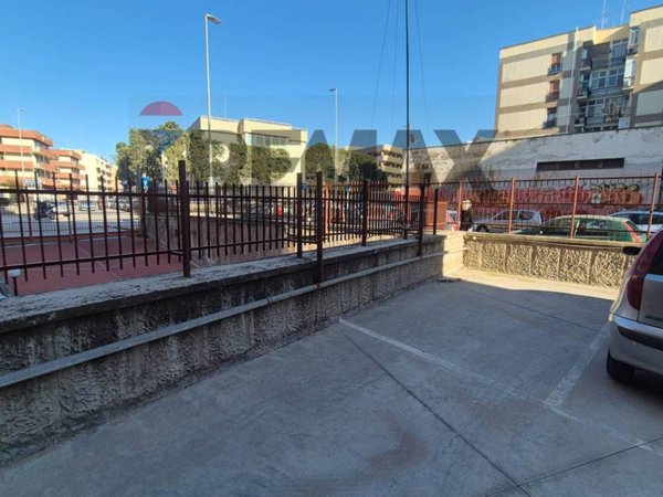 casa indipendente in vendita a Bari in zona Picone