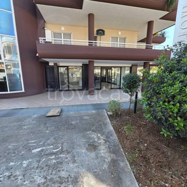 locale commerciale in vendita a Bari in zona Carbonara