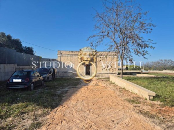 casa indipendente in vendita a Bari in zona Torre a Mare