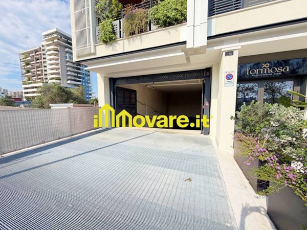 negozio in vendita a Bari in zona Poggiofranco