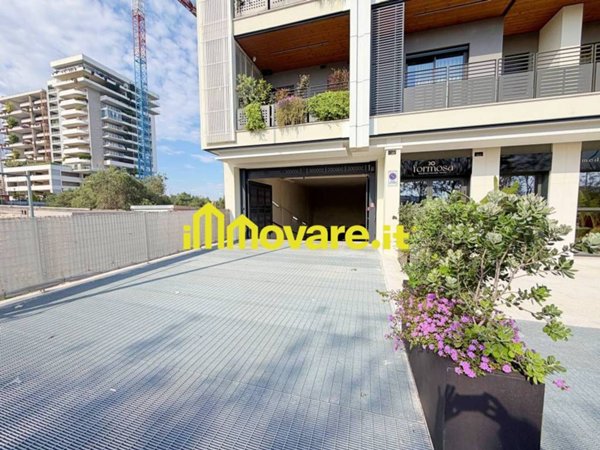 negozio in vendita a Bari in zona Poggiofranco