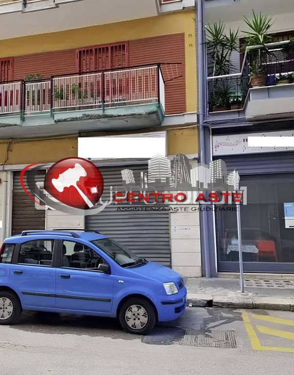 locale commerciale in vendita a Bari in zona Libertà
