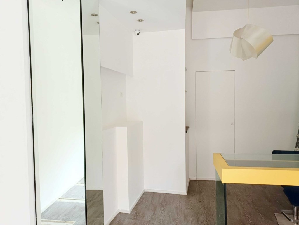 negozio in vendita a Bari in zona Carrassi