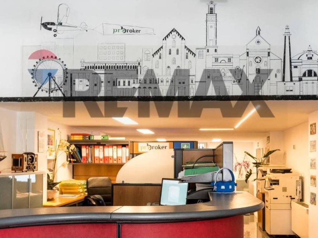 negozio in vendita a Bari in zona Murat