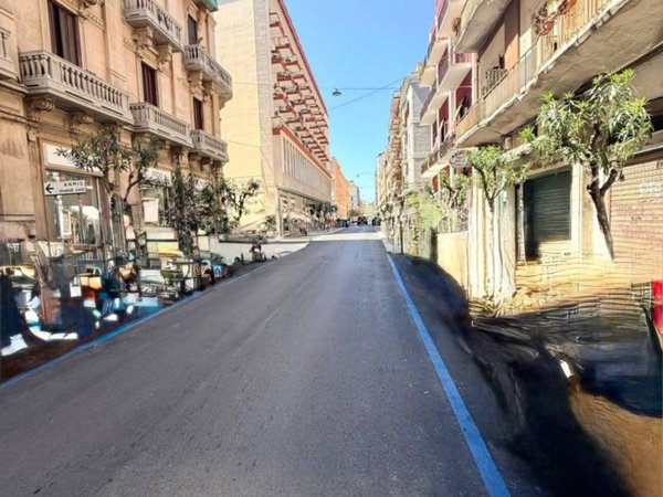 negozio in vendita a Bari in zona Madonnella