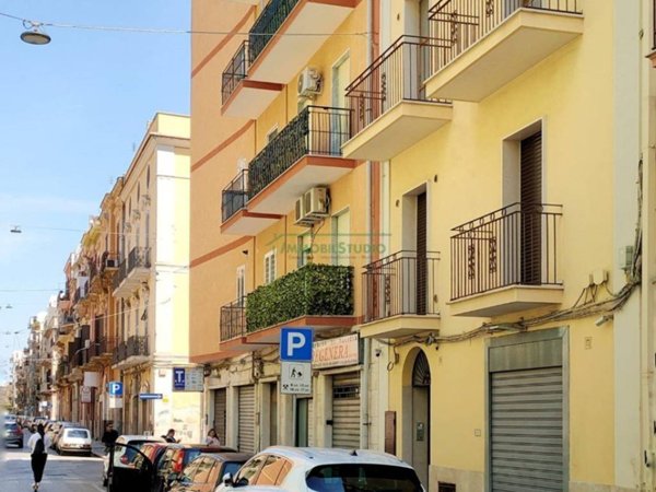 intera palazzina in vendita a Bari in zona Libertà