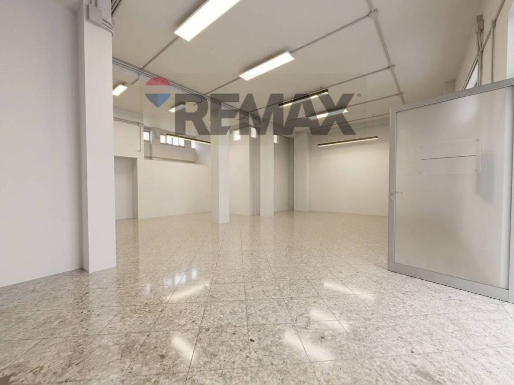 locale commerciale in vendita a Bari in zona Picone