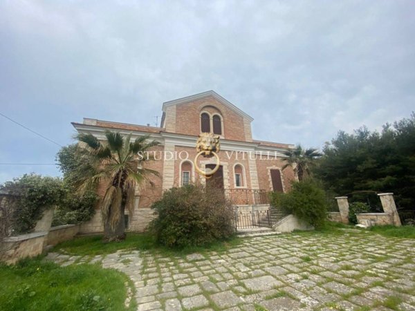 casa indipendente in vendita a Bari in zona Fesca