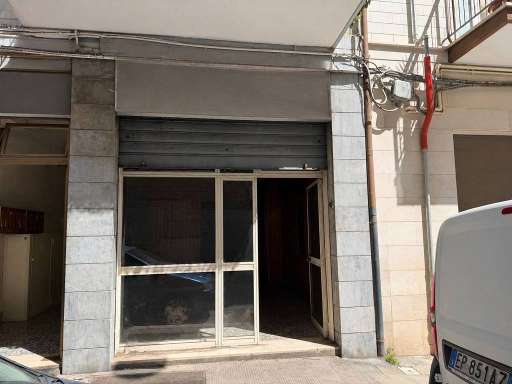 negozio in vendita a Bari in zona San Pasquale