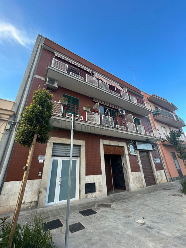 locale commerciale in vendita a Bari in zona Stanic