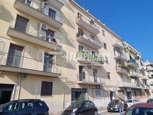 negozio in vendita a Bari in zona Libertà