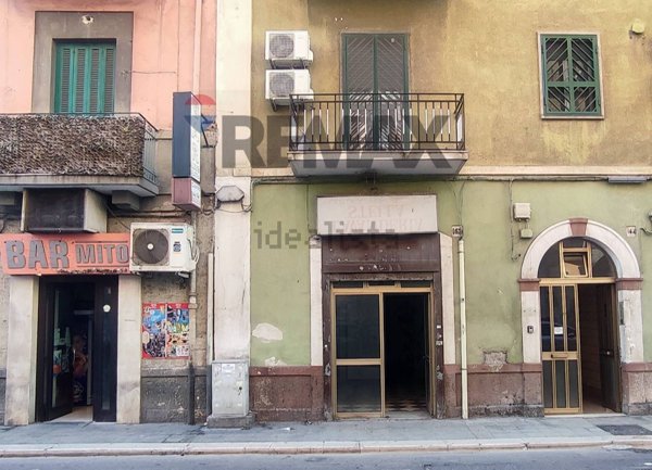 locale commerciale in vendita a Bari in zona Libertà