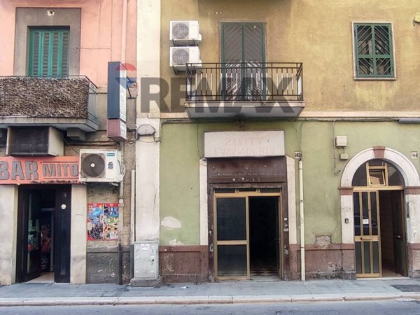negozio in vendita a Bari in zona Libertà