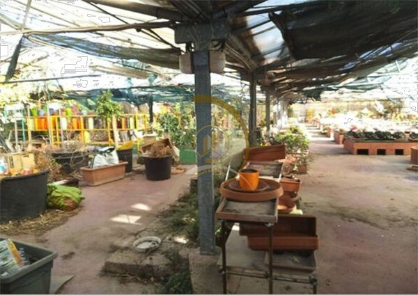 locale di sgombero in vendita a Bari in zona Picone