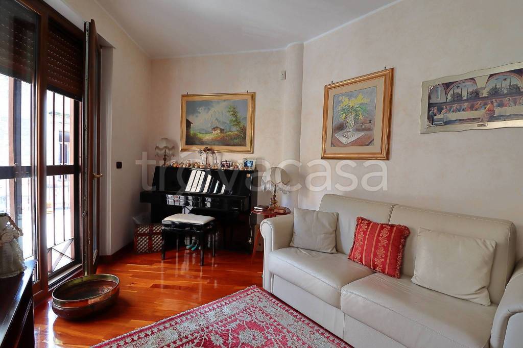 casa indipendente in vendita a Bari in zona Carbonara