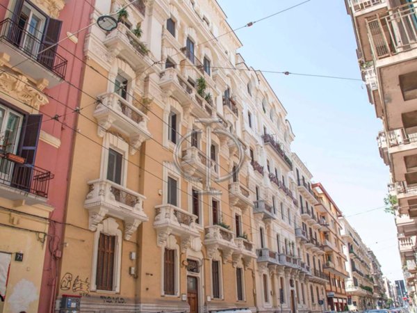 ufficio in vendita a Bari in zona Murat